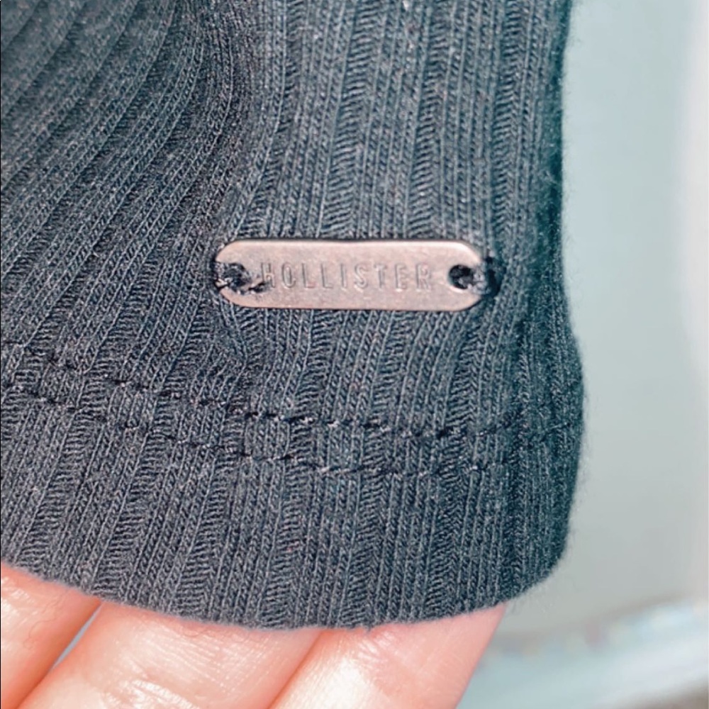 hollister button top